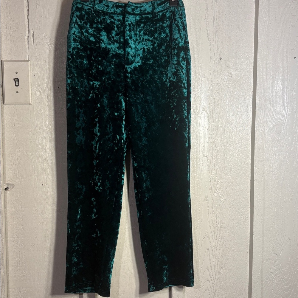 MOTF
High waisted
cropped crushed velvet suit pants with side pockets, - Picture 10 of 10